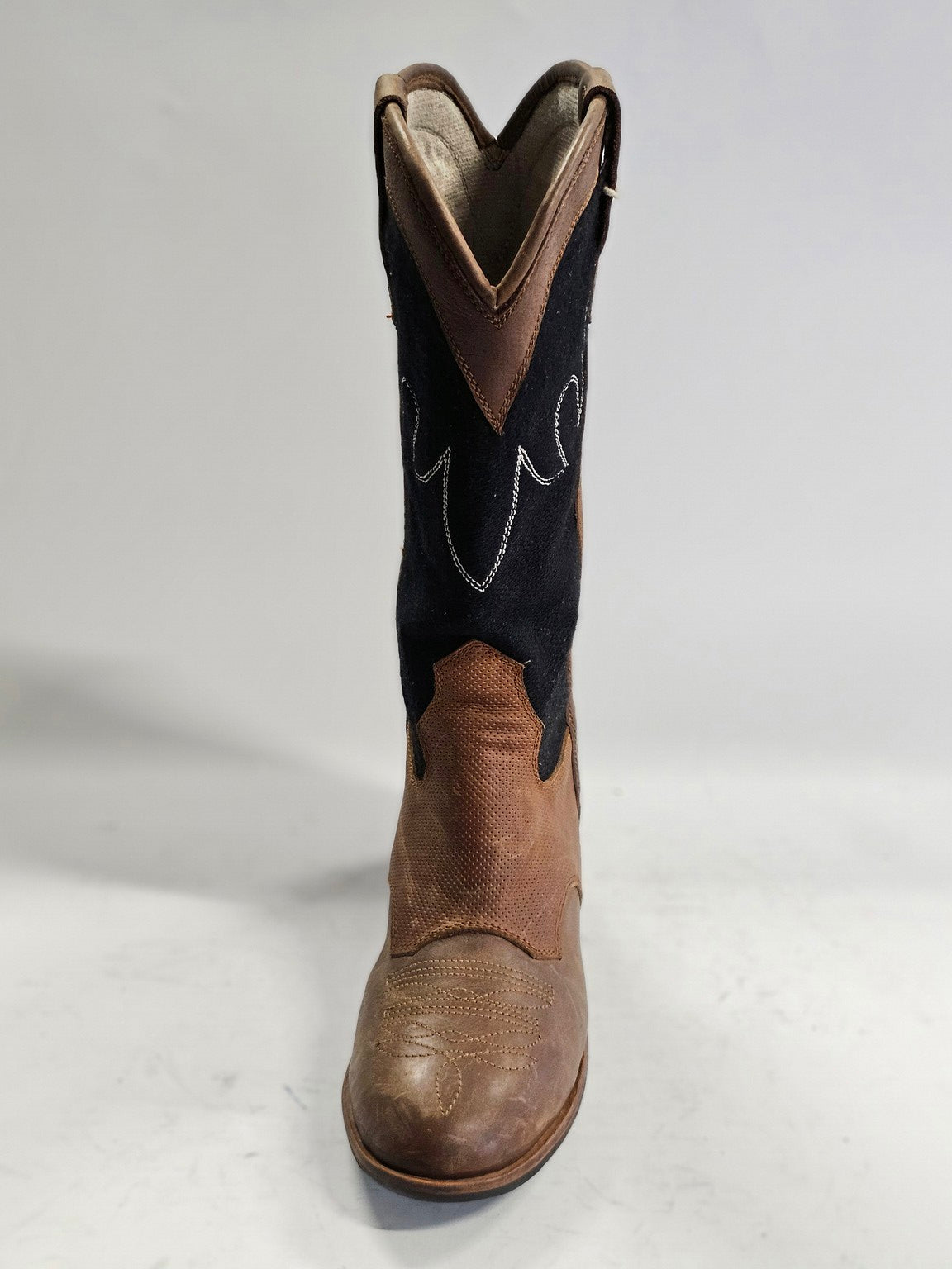 Jerry Detailed Cowboy Boots - Hello Quality Collection